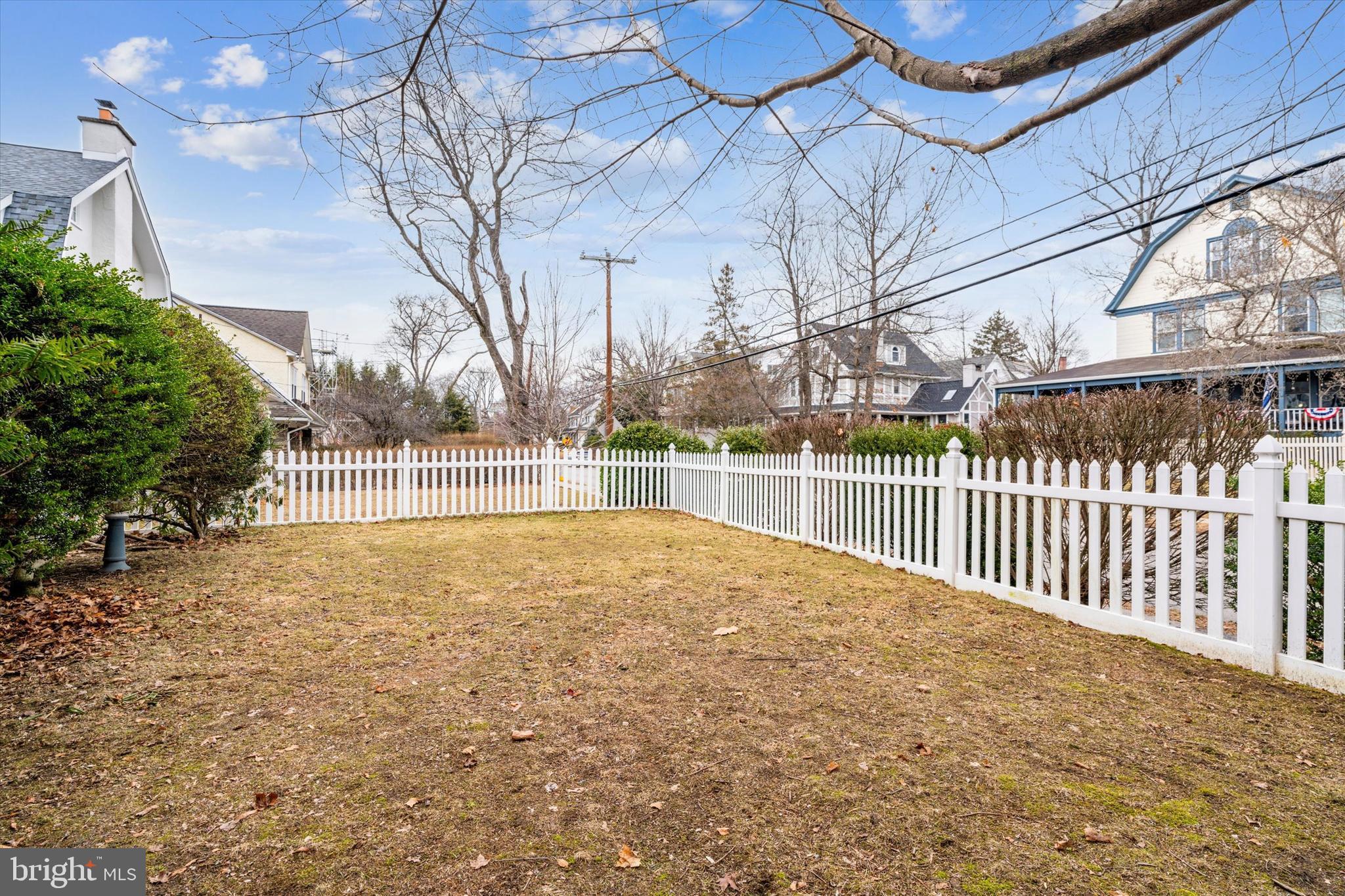 310 S Narberth Ave