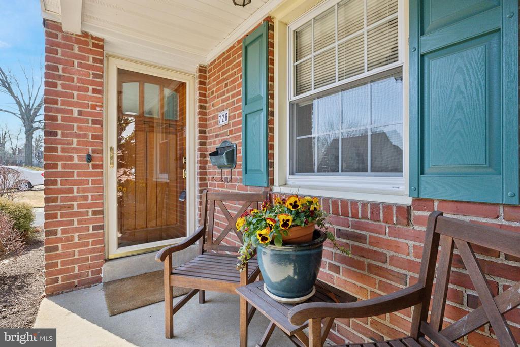 728 Cottage Rd