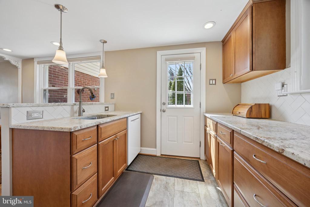 728 Cottage Rd