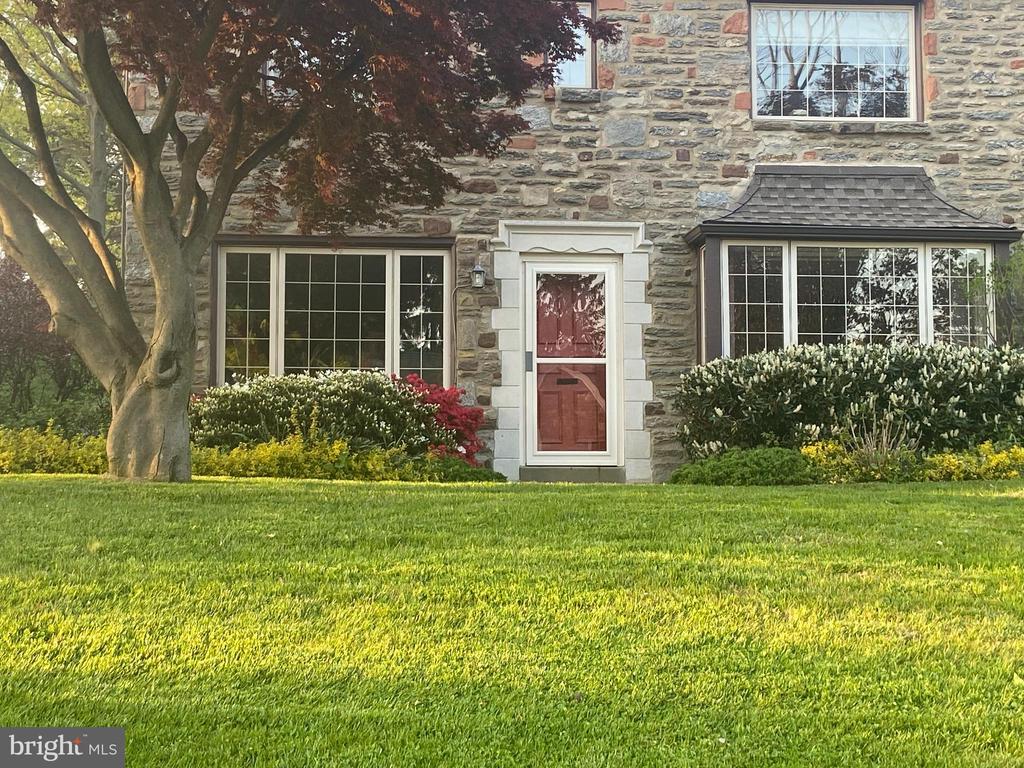127 Kingston Rd
