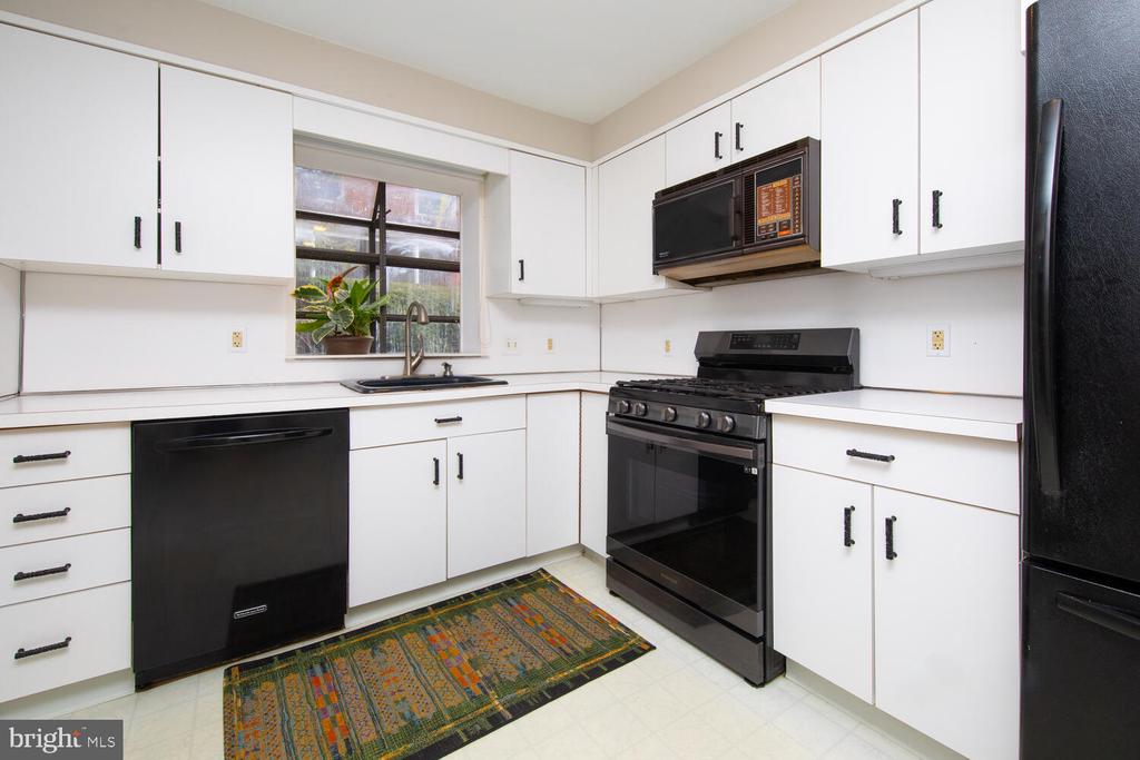 127 Kingston Rd