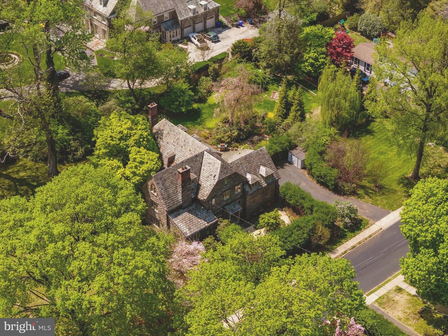 8216 Cedar Rd