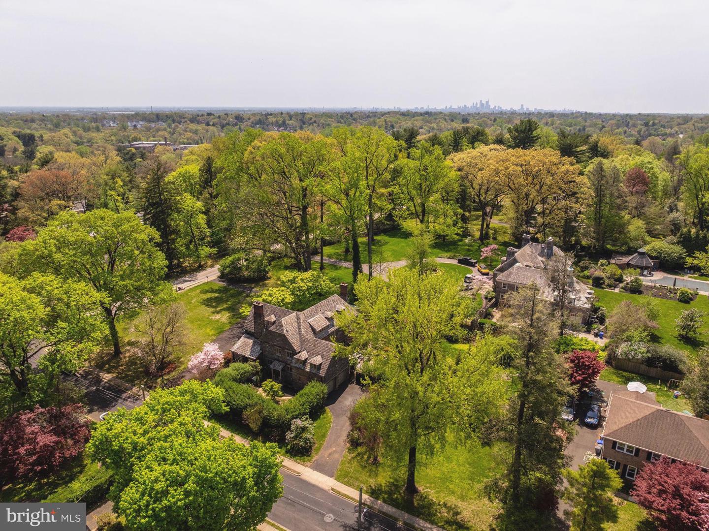 8216 Cedar Rd