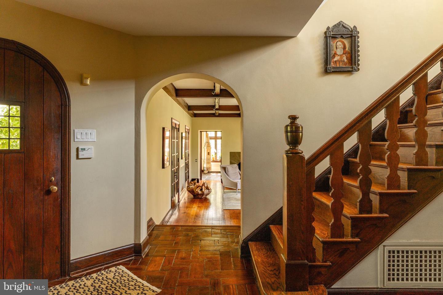 8216 Cedar Rd