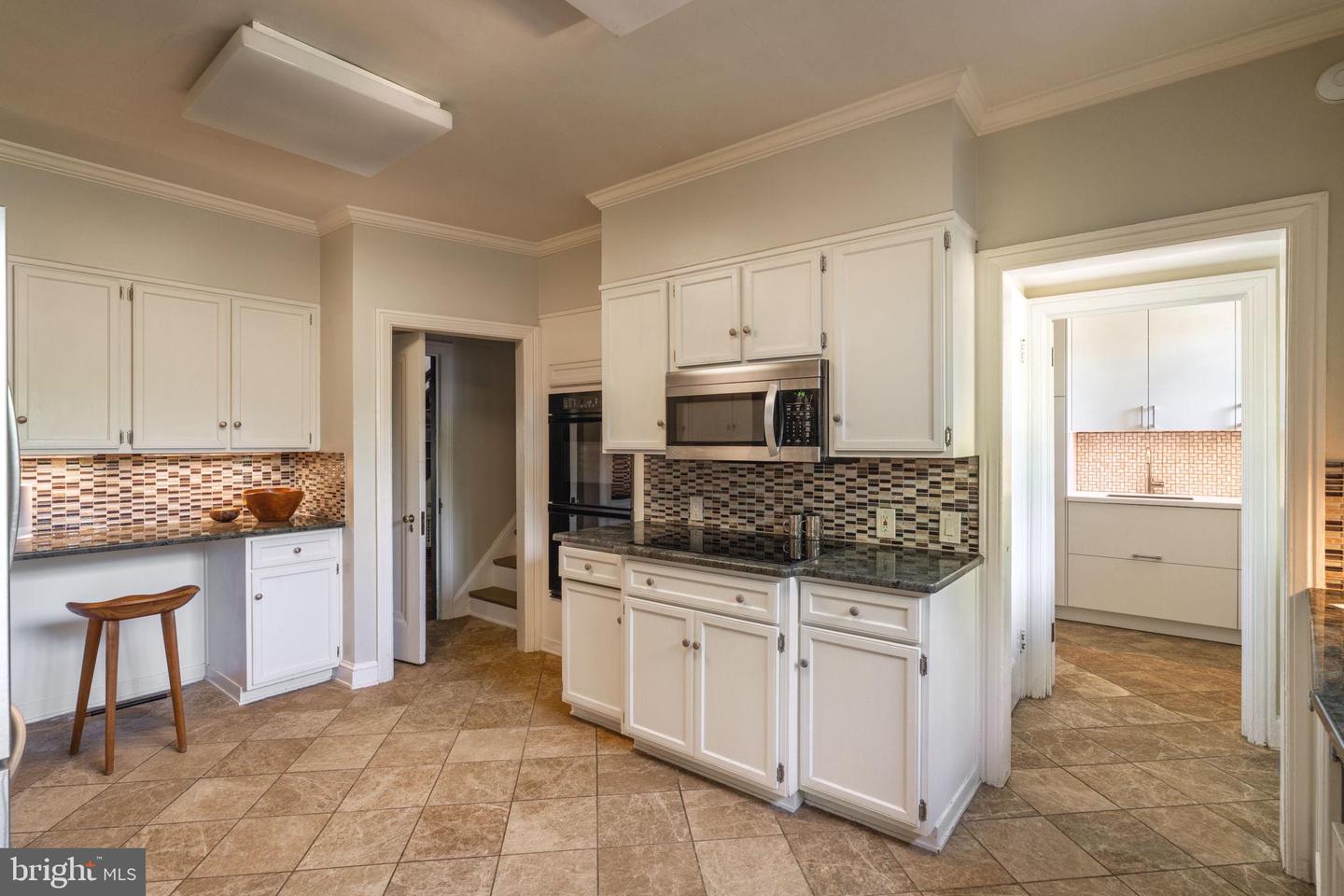 8216 Cedar Rd