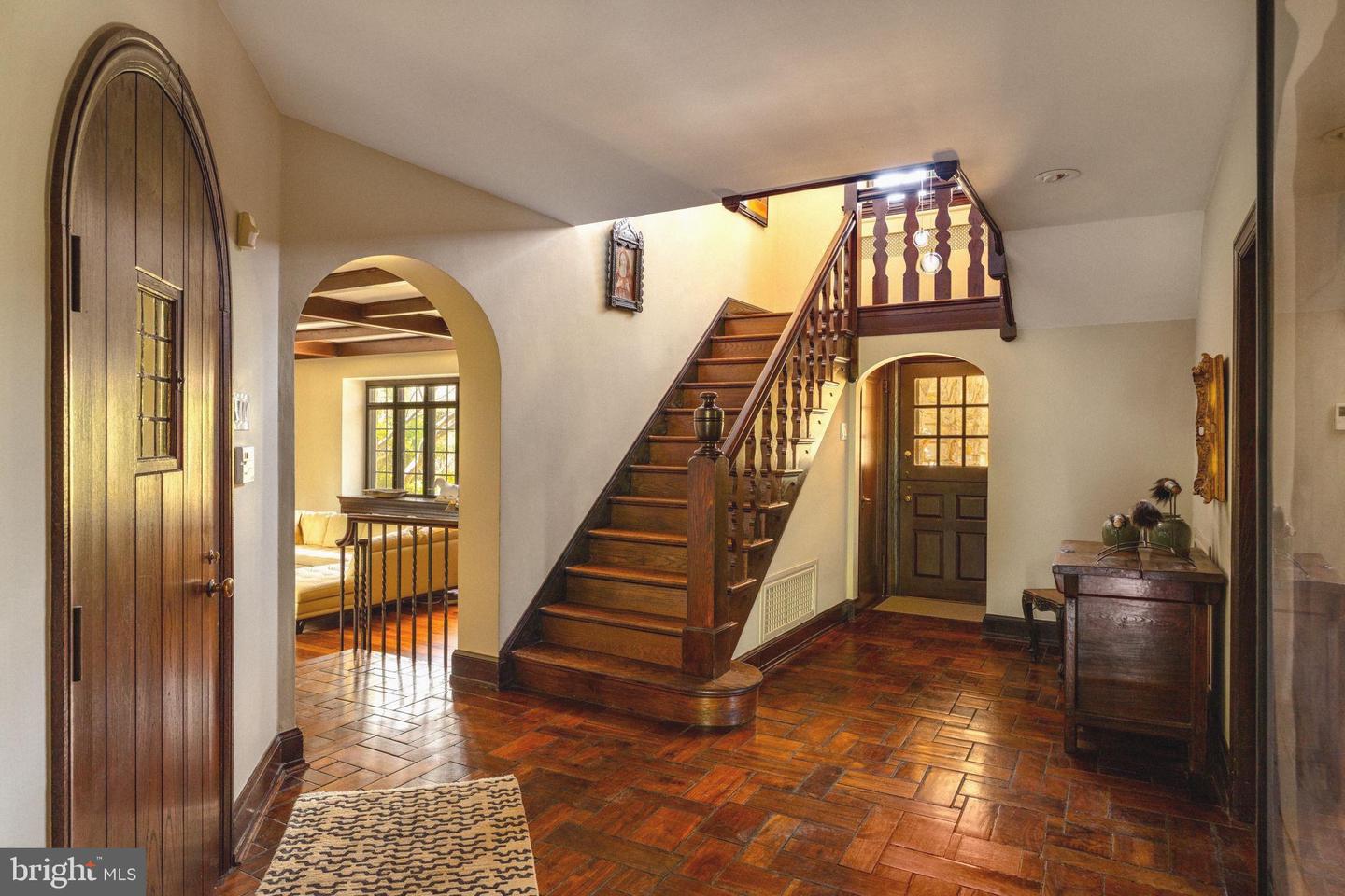 8216 Cedar Rd
