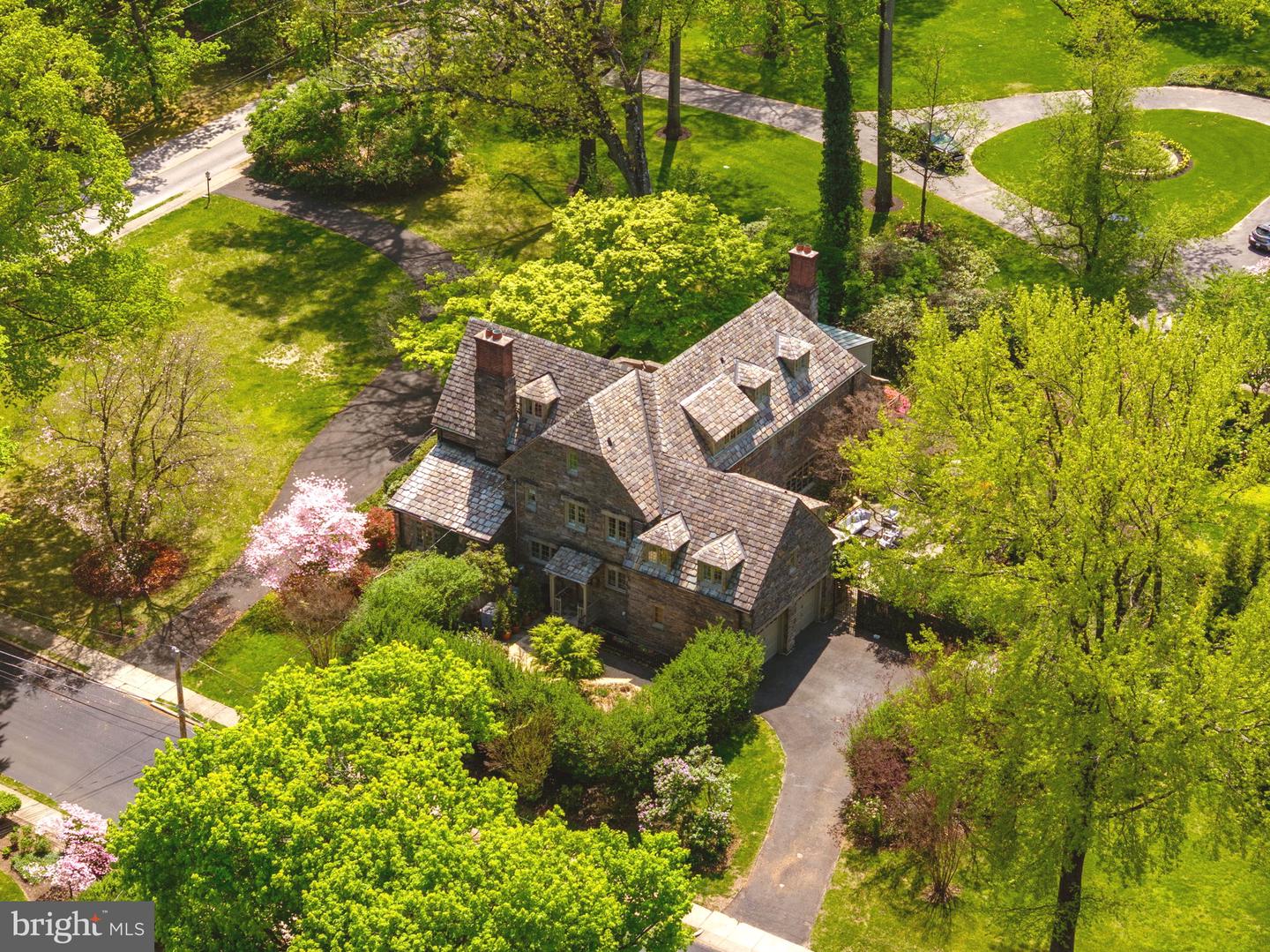 8216 Cedar Rd