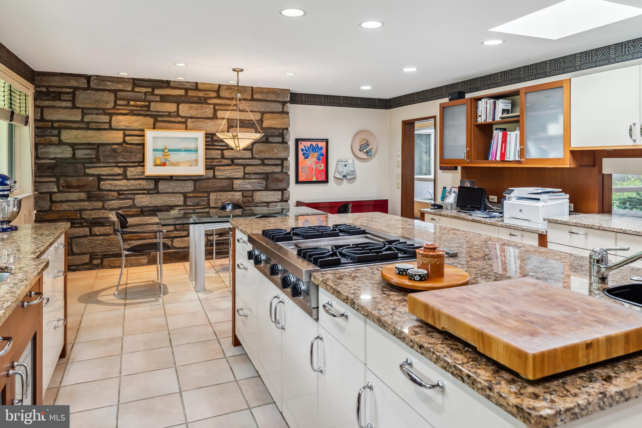 906 FROG HOLLOW TERRACE