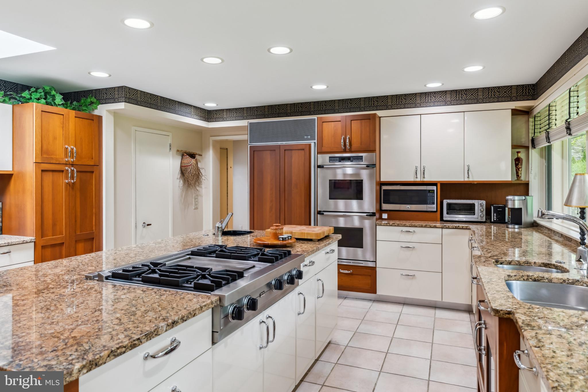 906 FROG HOLLOW TERRACE