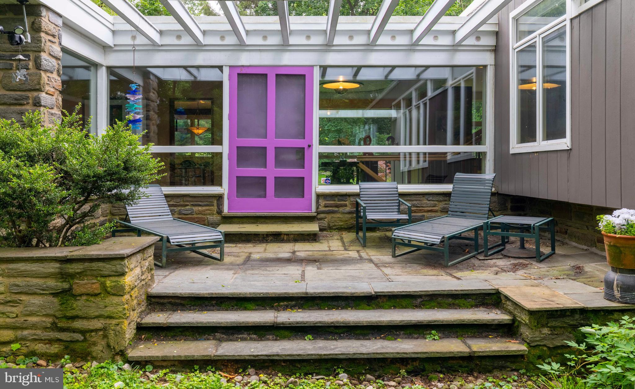 906 FROG HOLLOW TERRACE