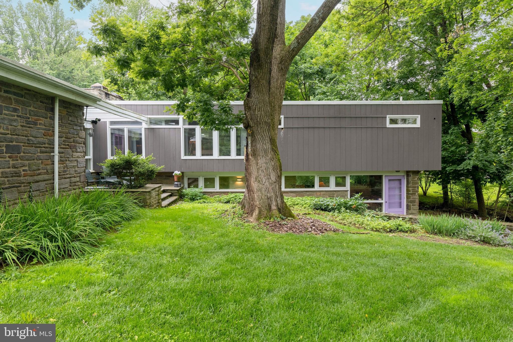 906 FROG HOLLOW TERRACE