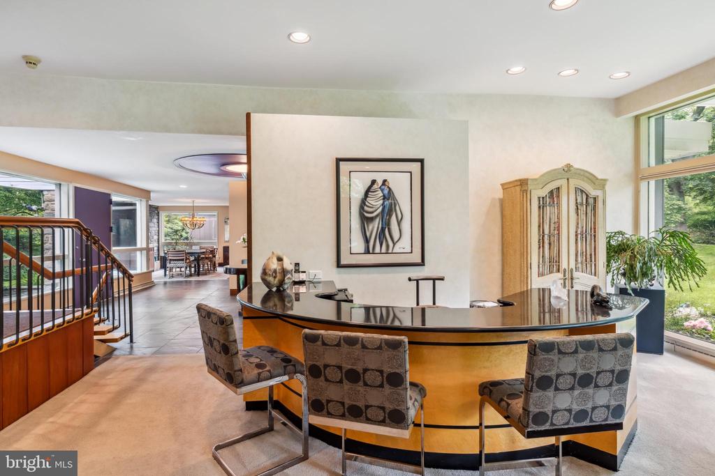 906 FROG HOLLOW TERRACE