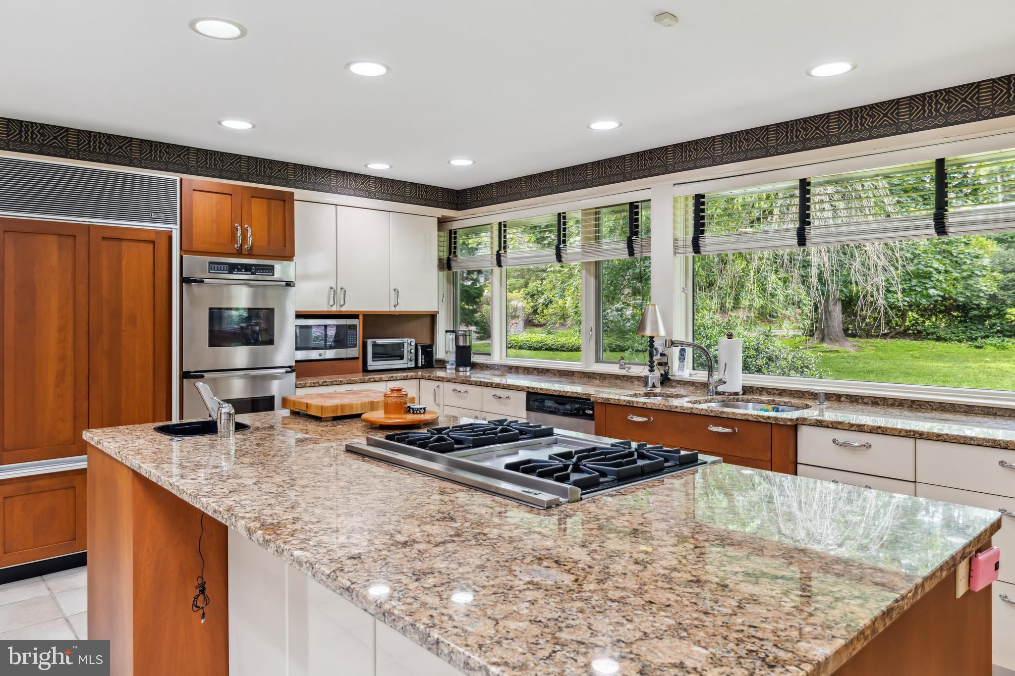 906 FROG HOLLOW TERRACE