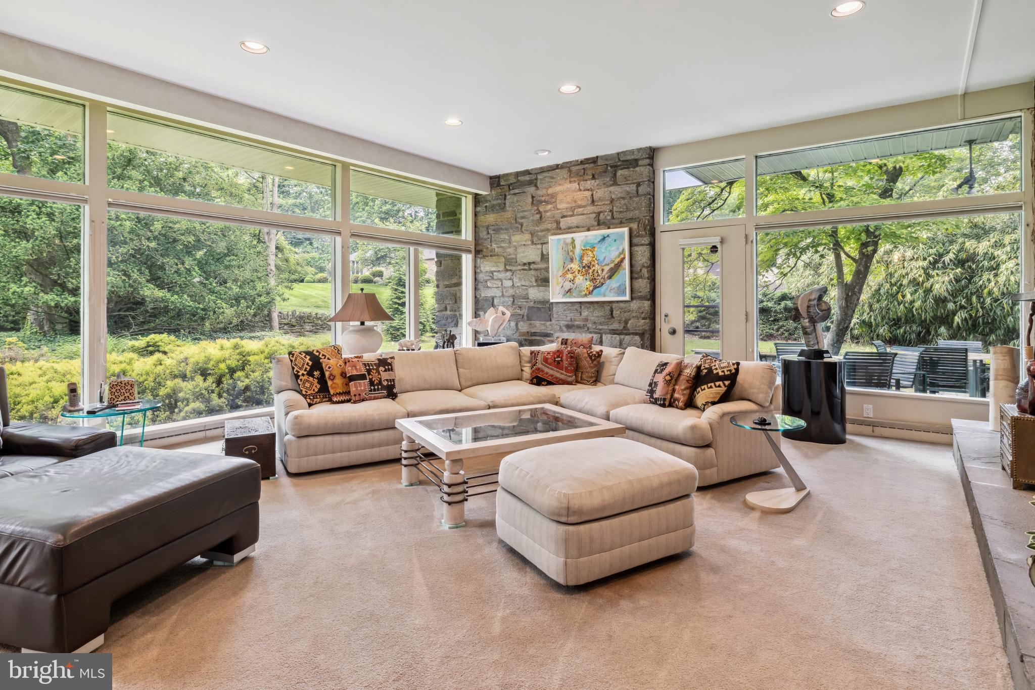 906 FROG HOLLOW TERRACE