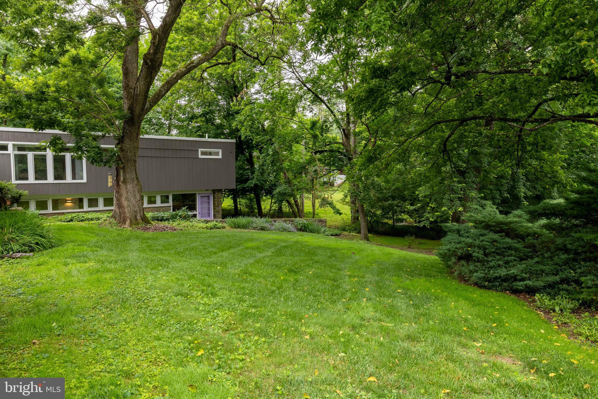 906 FROG HOLLOW TERRACE