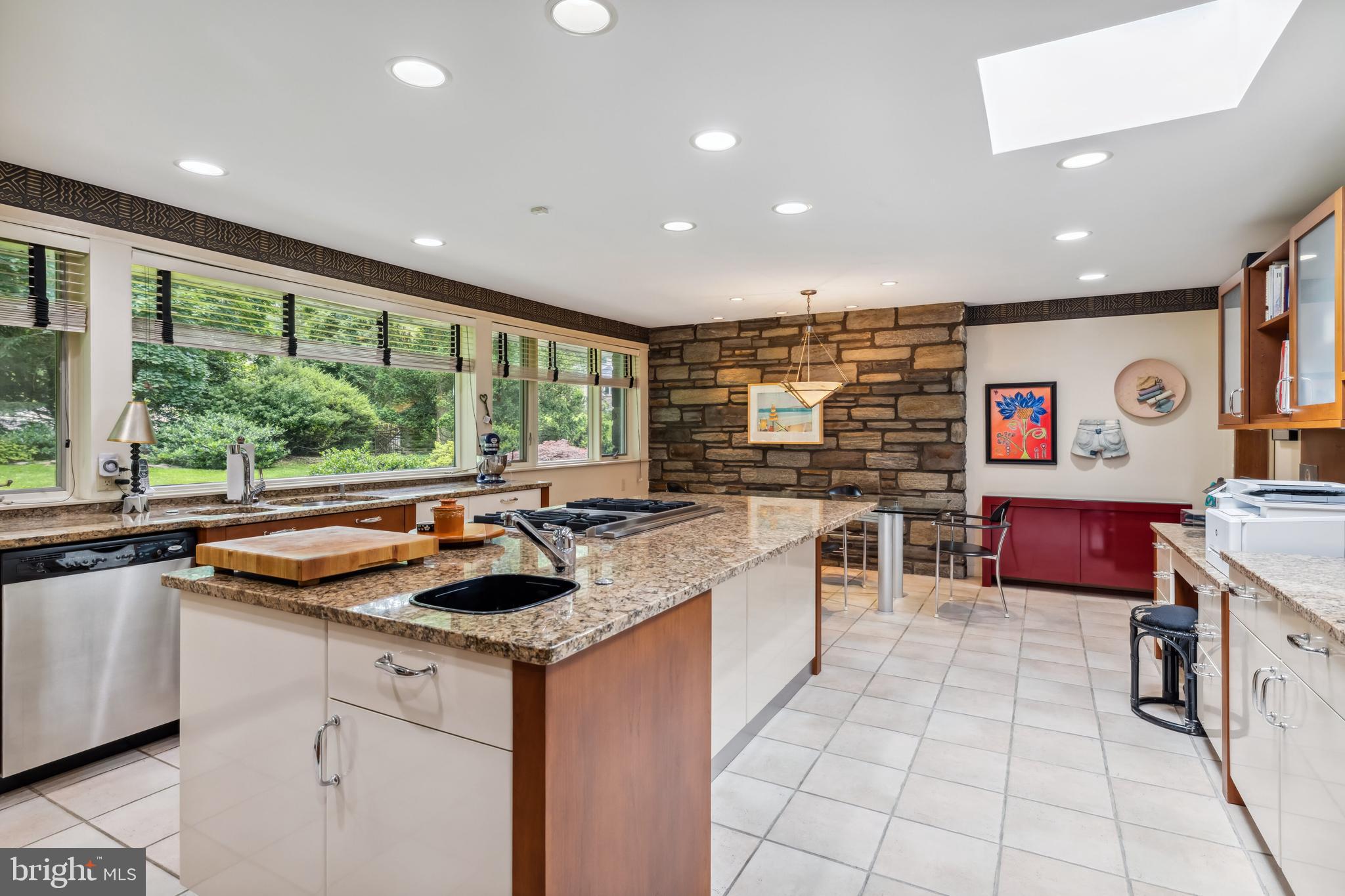 906 FROG HOLLOW TERRACE