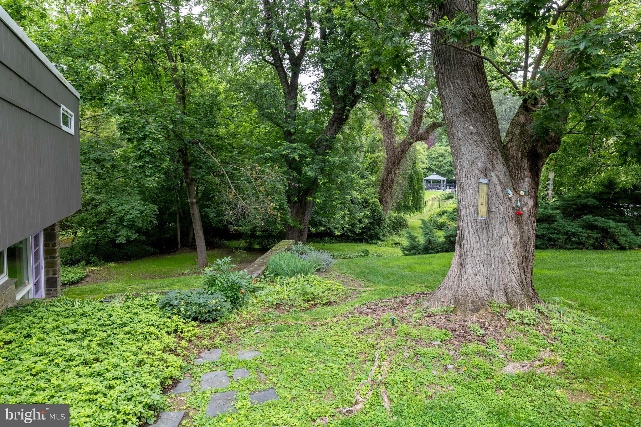 906 FROG HOLLOW TERRACE