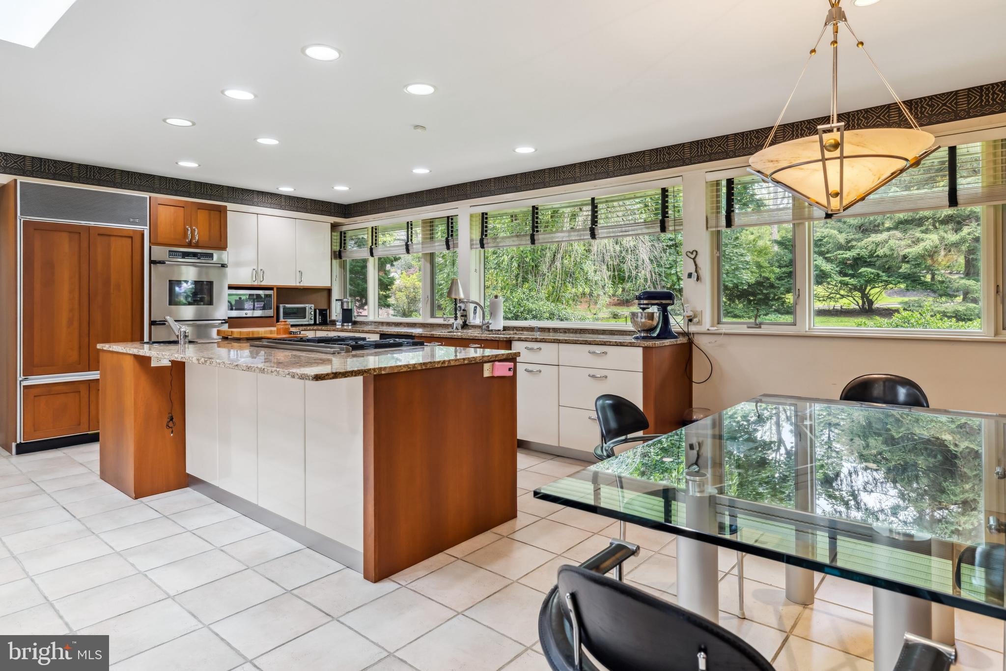 906 FROG HOLLOW TERRACE