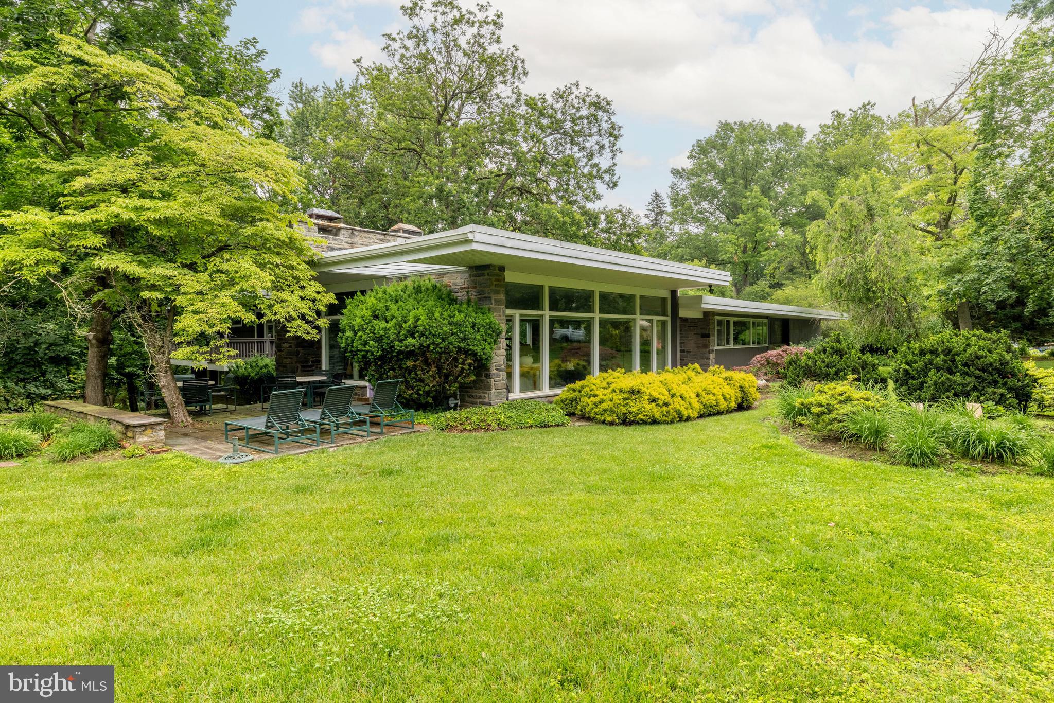 906 FROG HOLLOW TERRACE