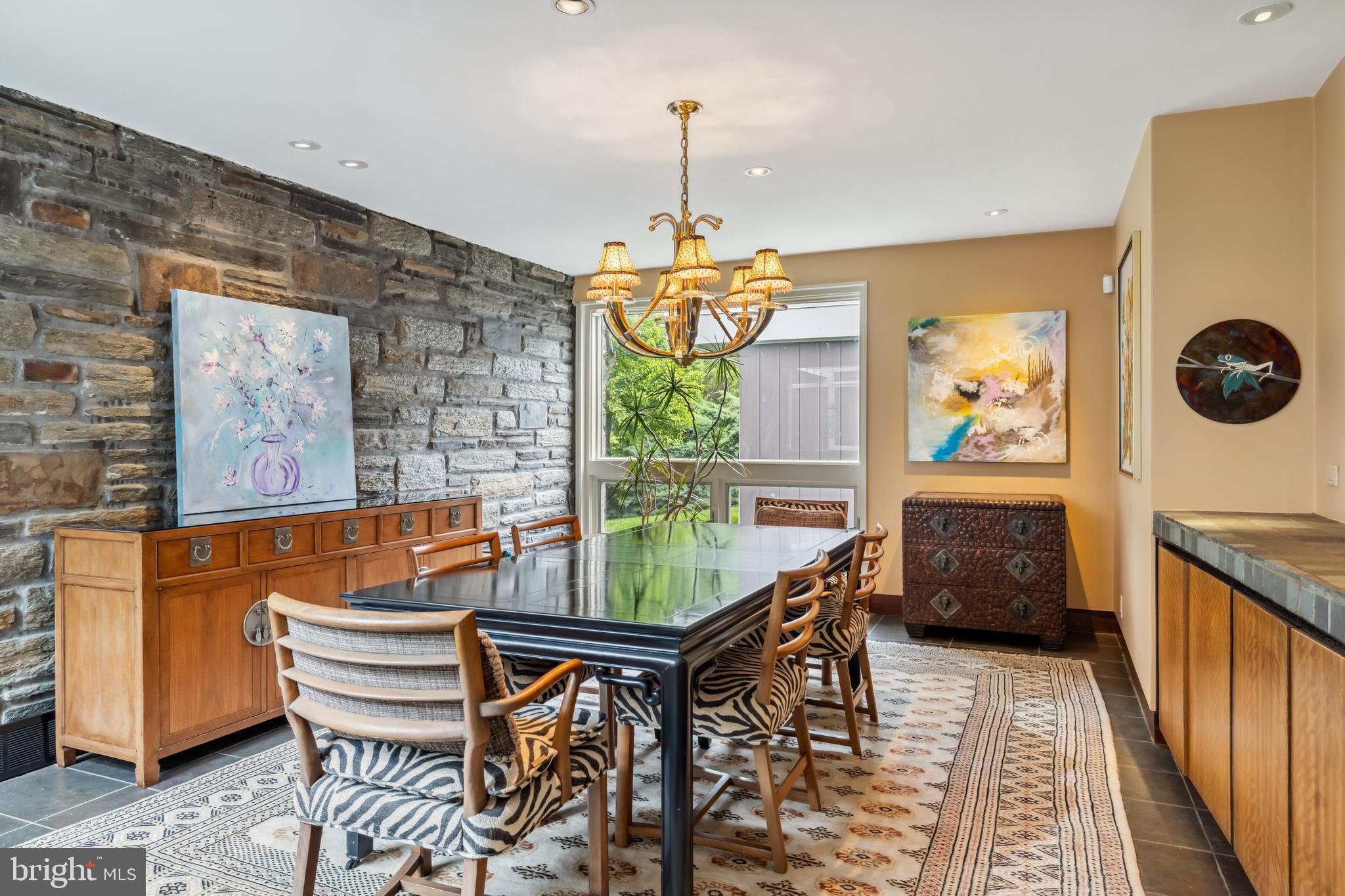 906 FROG HOLLOW TERRACE