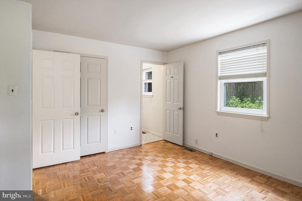 805 WYNDMOOR AVENUE