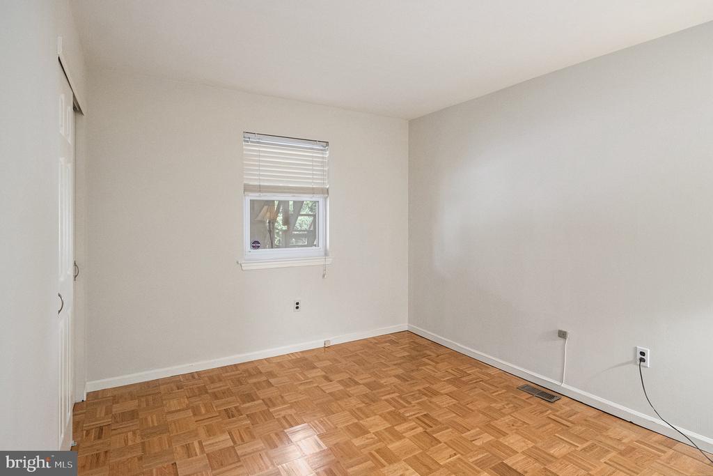 805 WYNDMOOR AVENUE