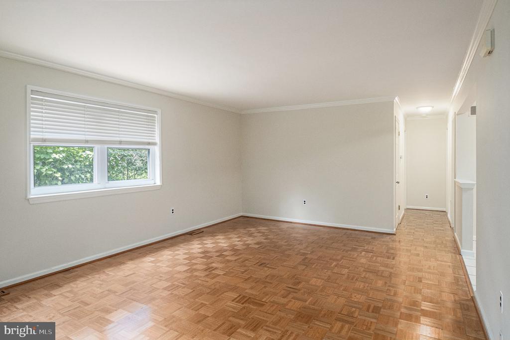 805 WYNDMOOR AVENUE