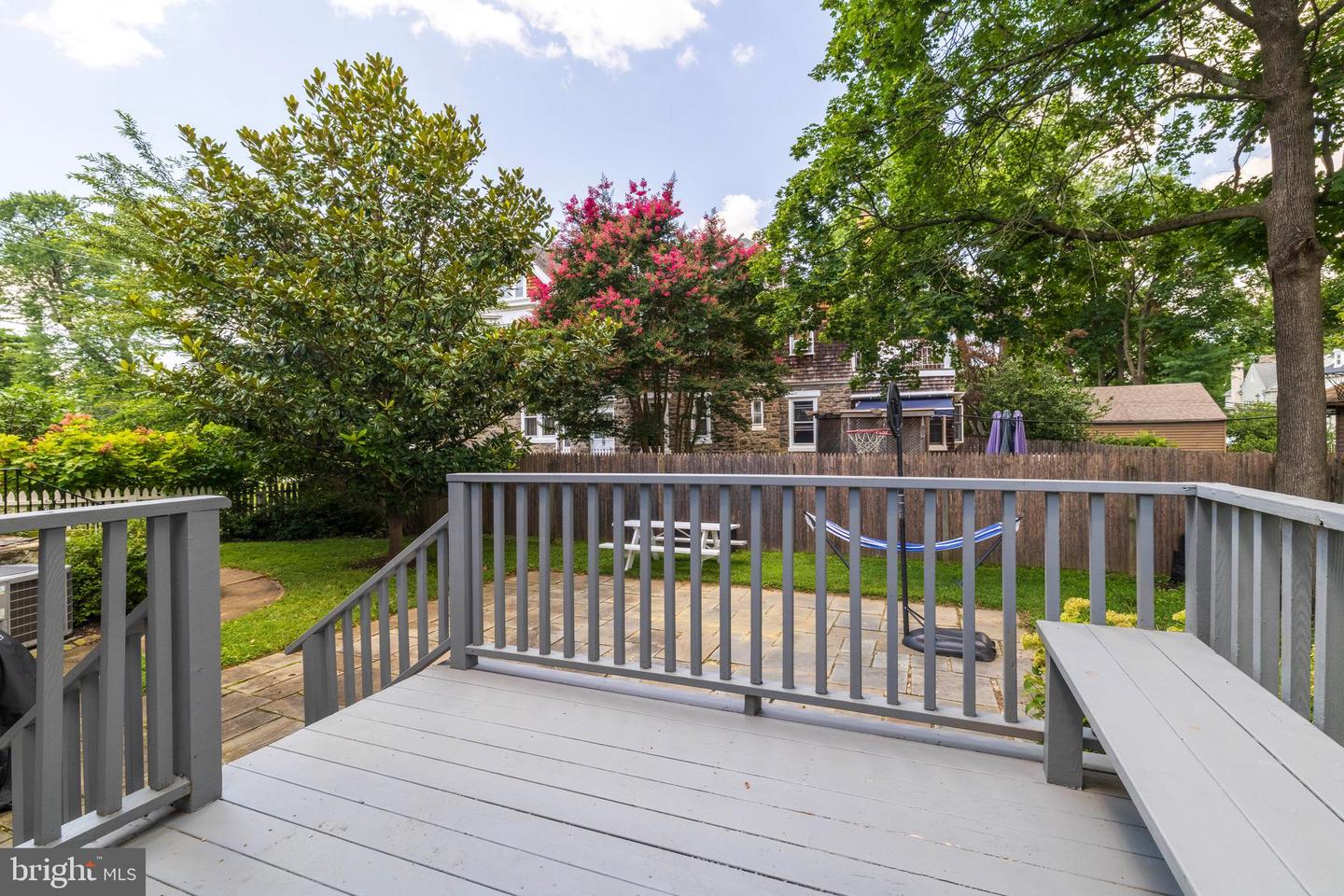 1107 Stratford Ave