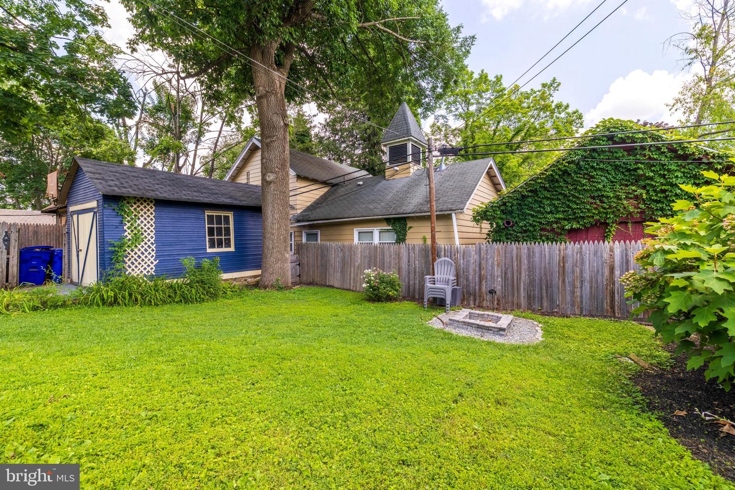 1107 Stratford Ave