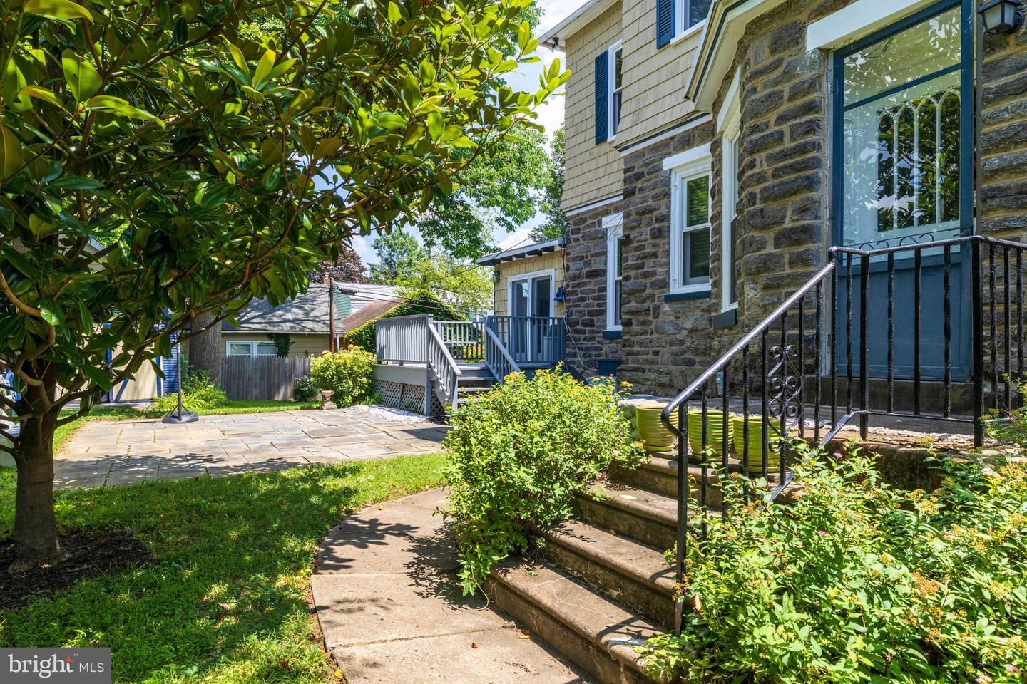 1107 Stratford Ave