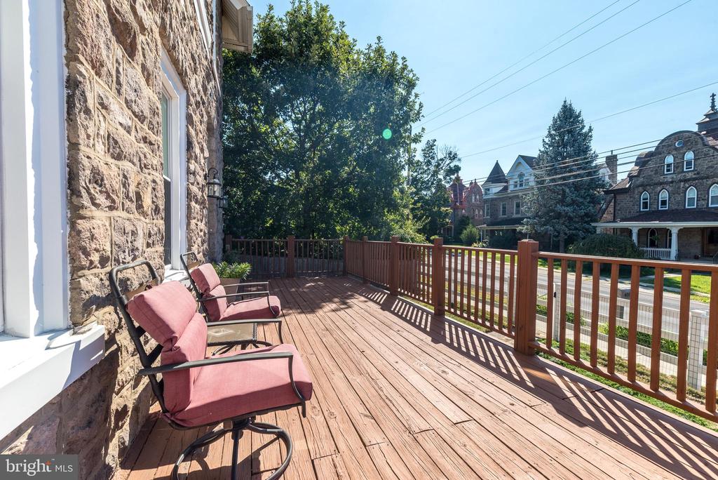 401 HIGHLAND AVENUE
