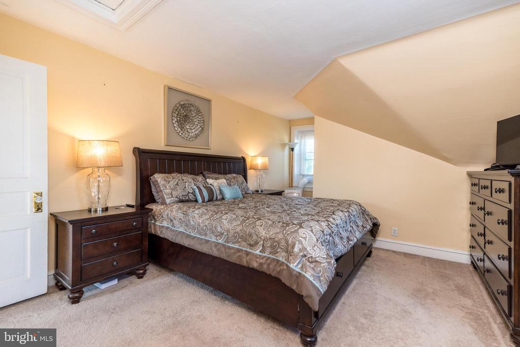 401 HIGHLAND AVENUE