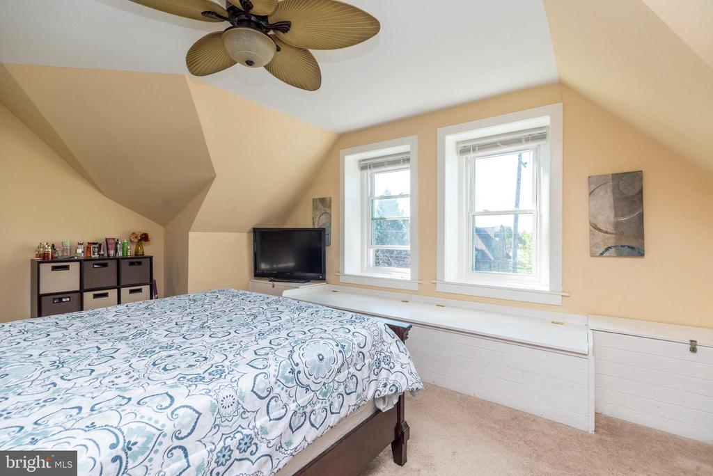 401 HIGHLAND AVENUE