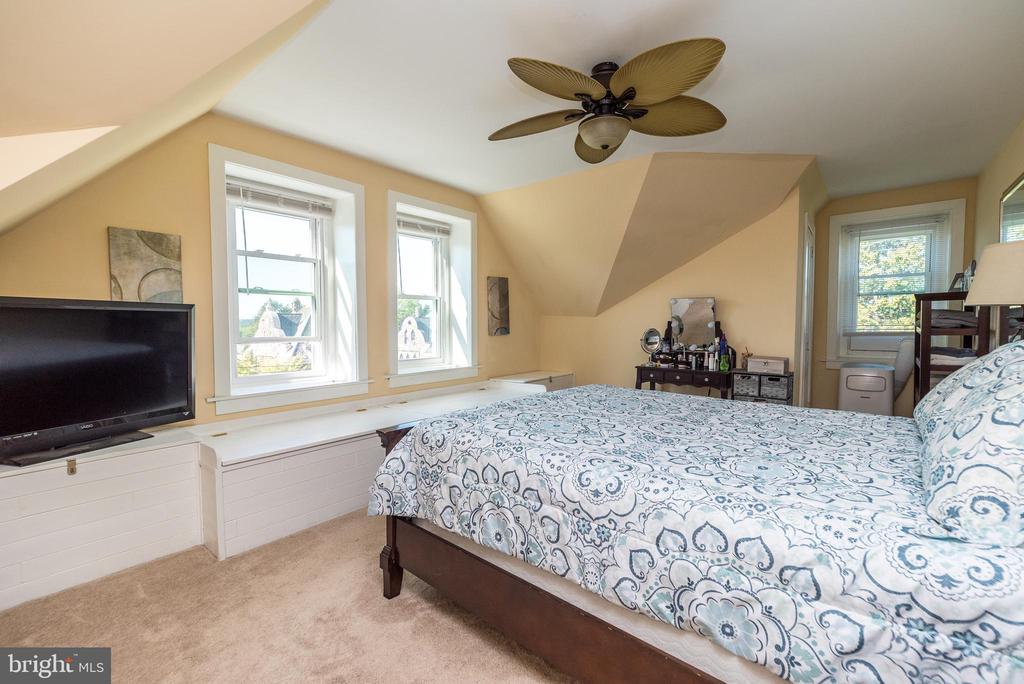 401 HIGHLAND AVENUE
