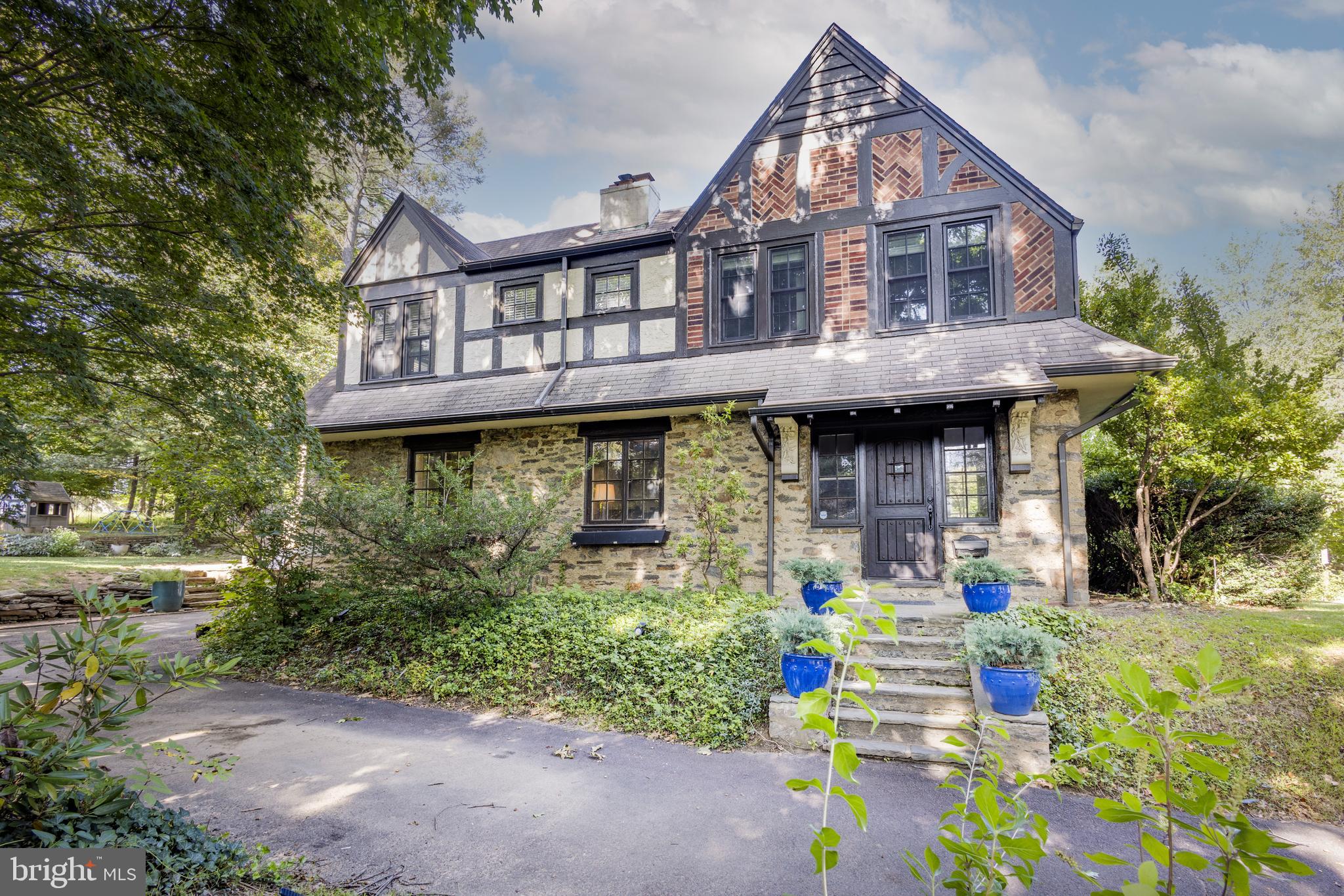 8202 FAIRVIEW ROAD