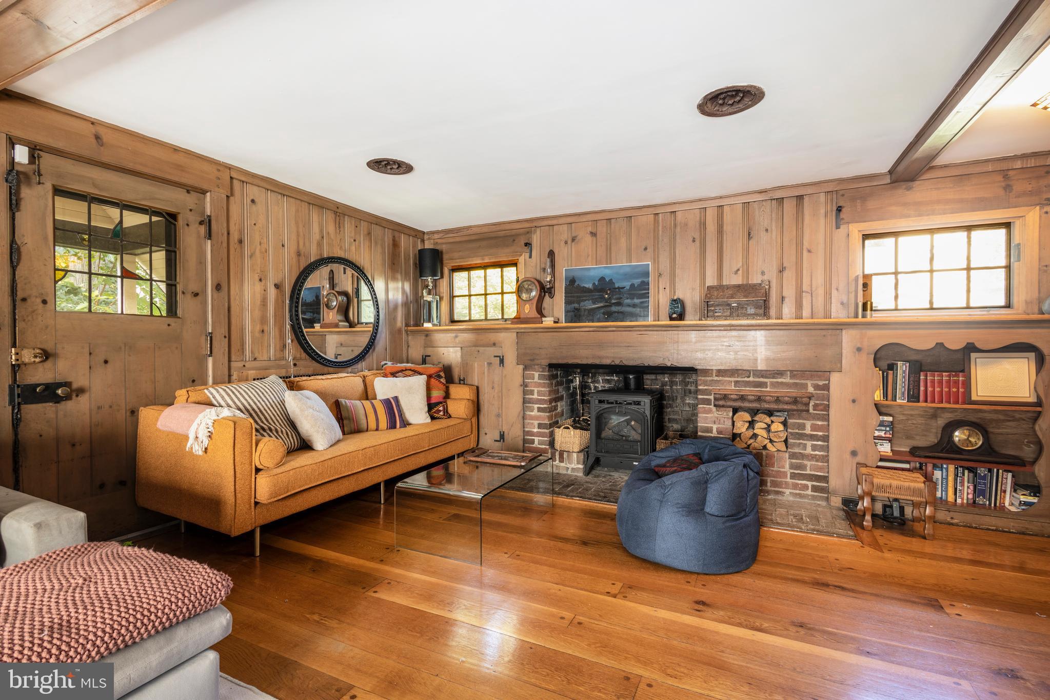 8202 FAIRVIEW ROAD