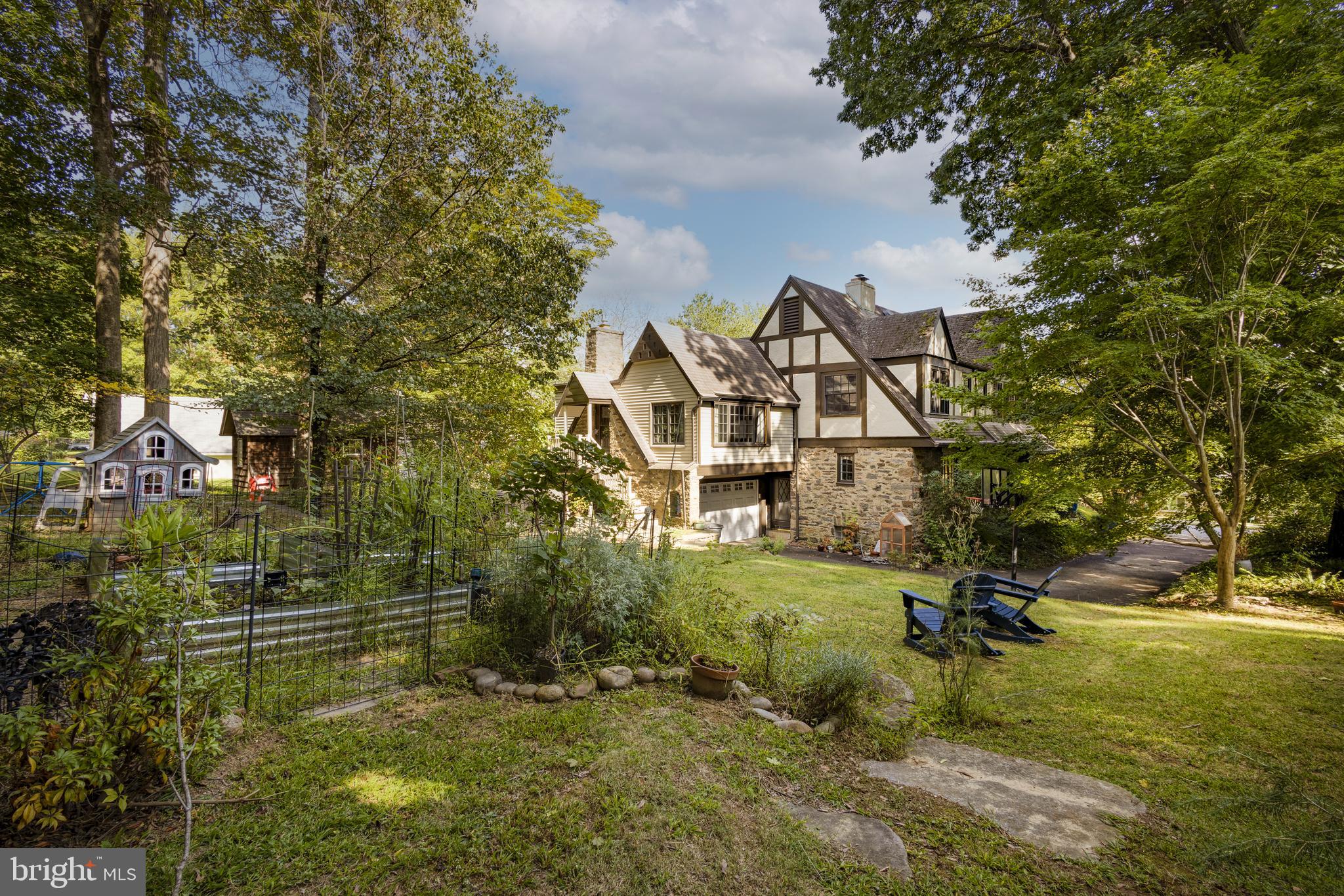 8202 FAIRVIEW ROAD