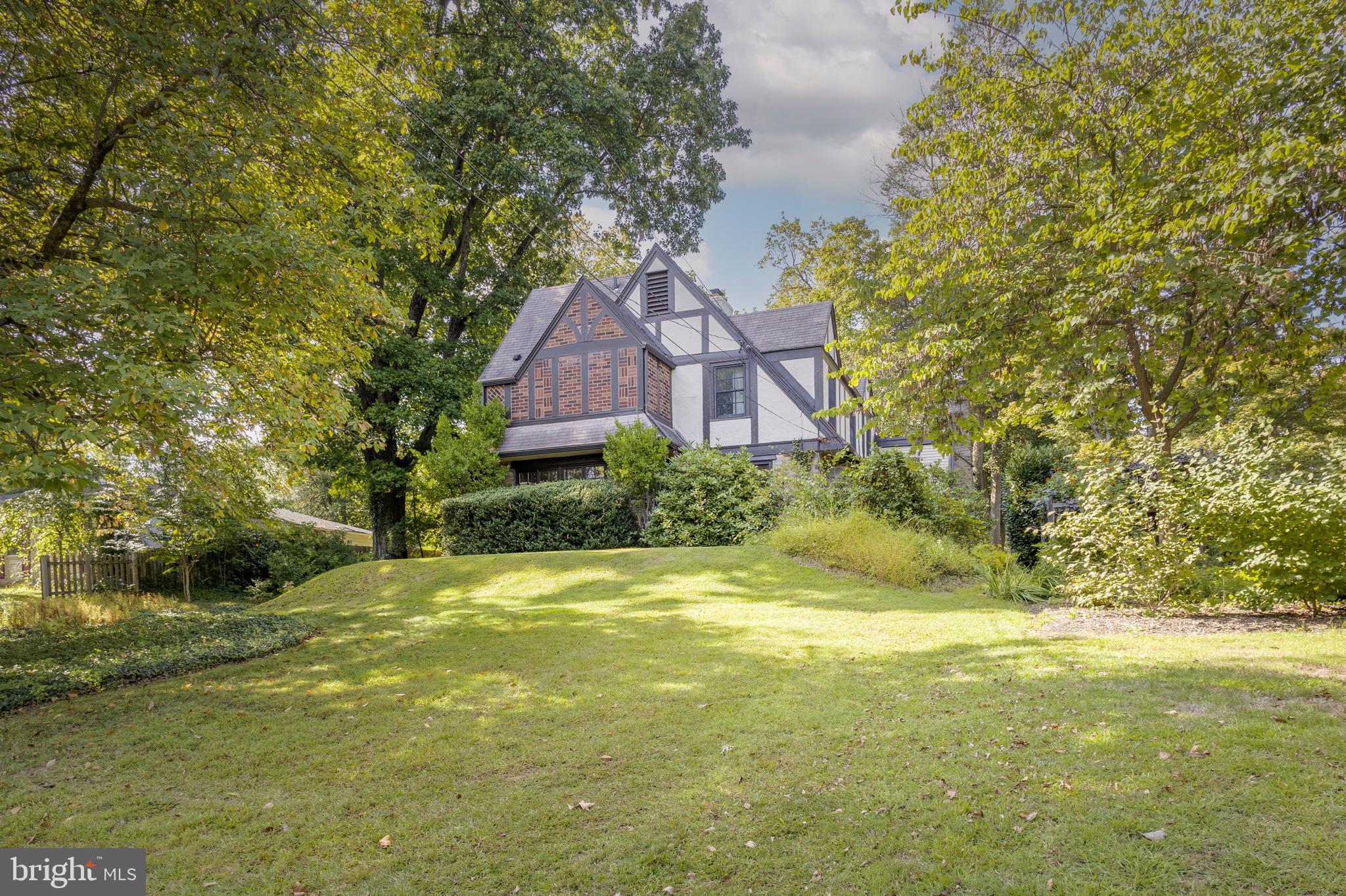 8202 FAIRVIEW ROAD