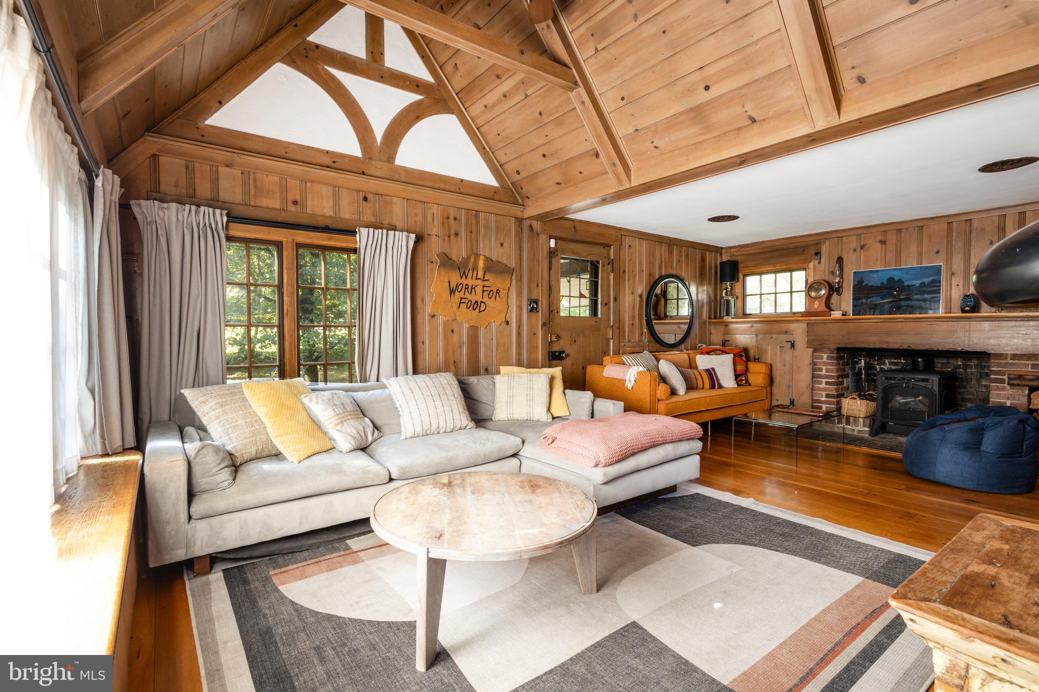 8202 FAIRVIEW ROAD