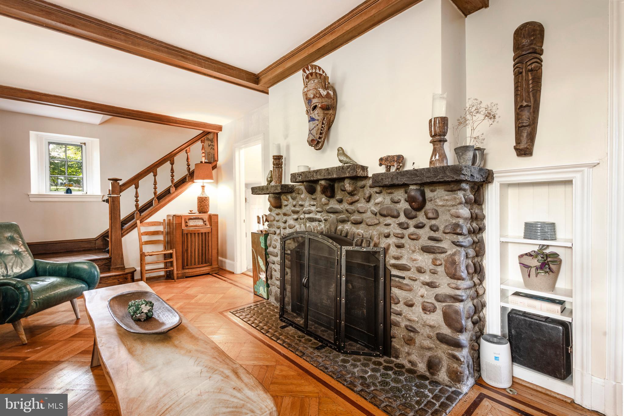 8202 FAIRVIEW ROAD
