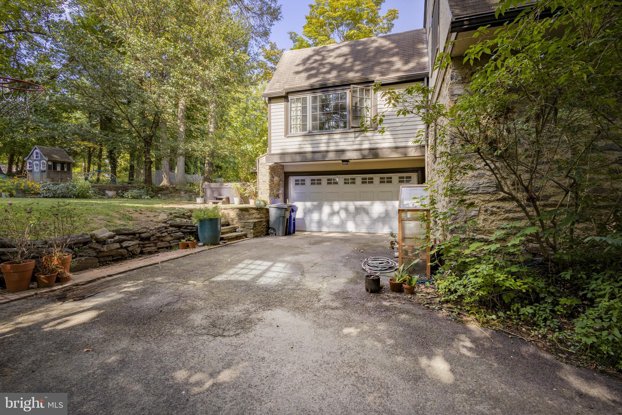 8202 FAIRVIEW ROAD