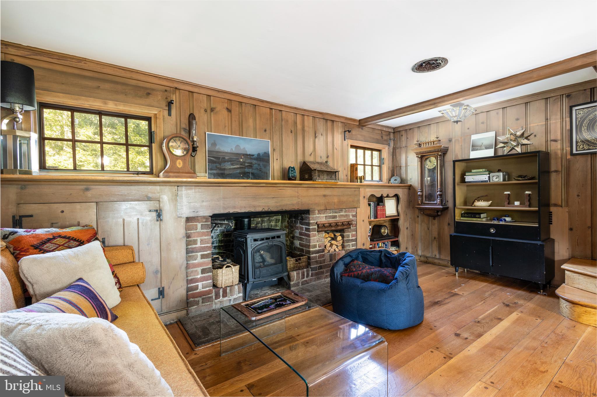 8202 FAIRVIEW ROAD