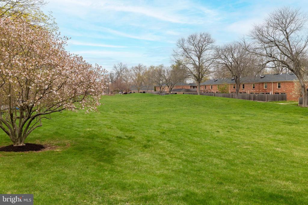124 MACKLENBURG DRIVE