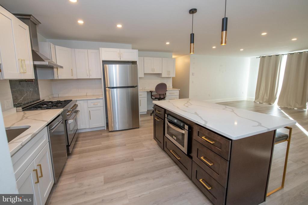 100 WEST AVENUE 206-S