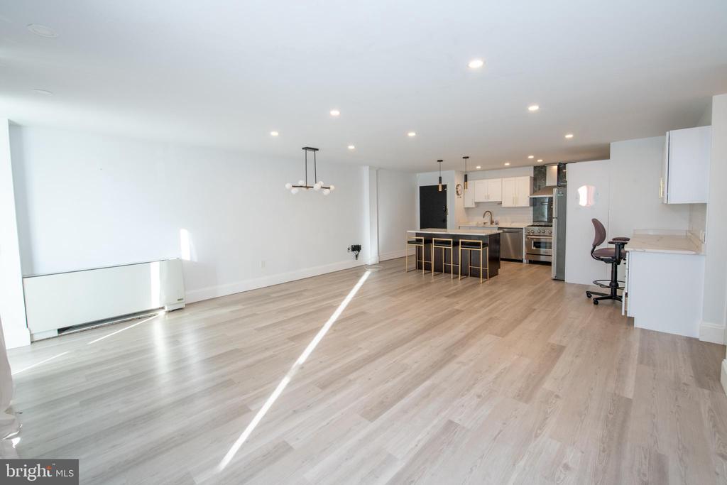 100 WEST AVENUE 206-S