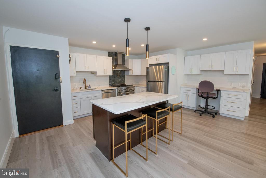 100 WEST AVENUE 206-S