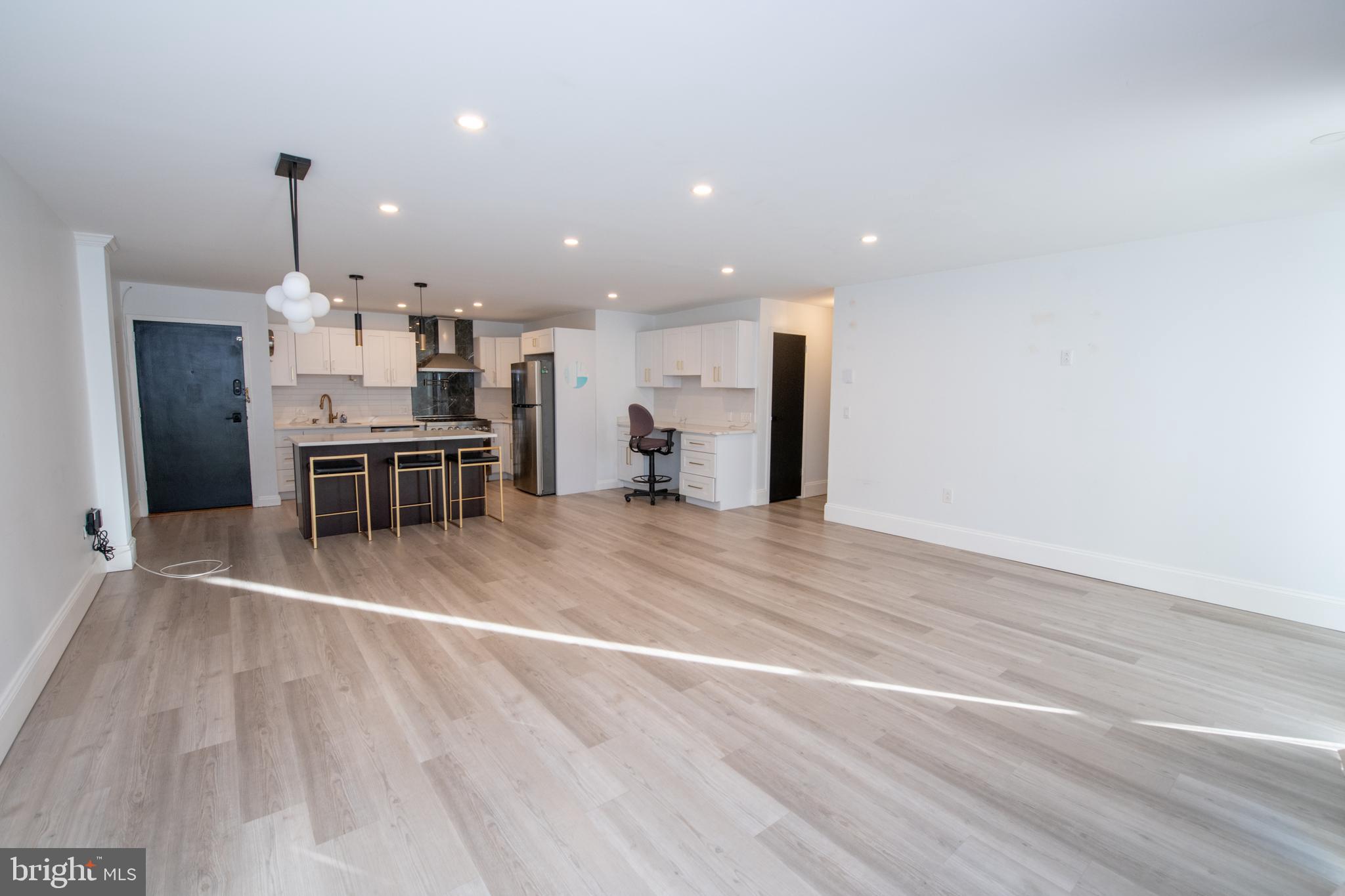 100 WEST AVENUE 206-S