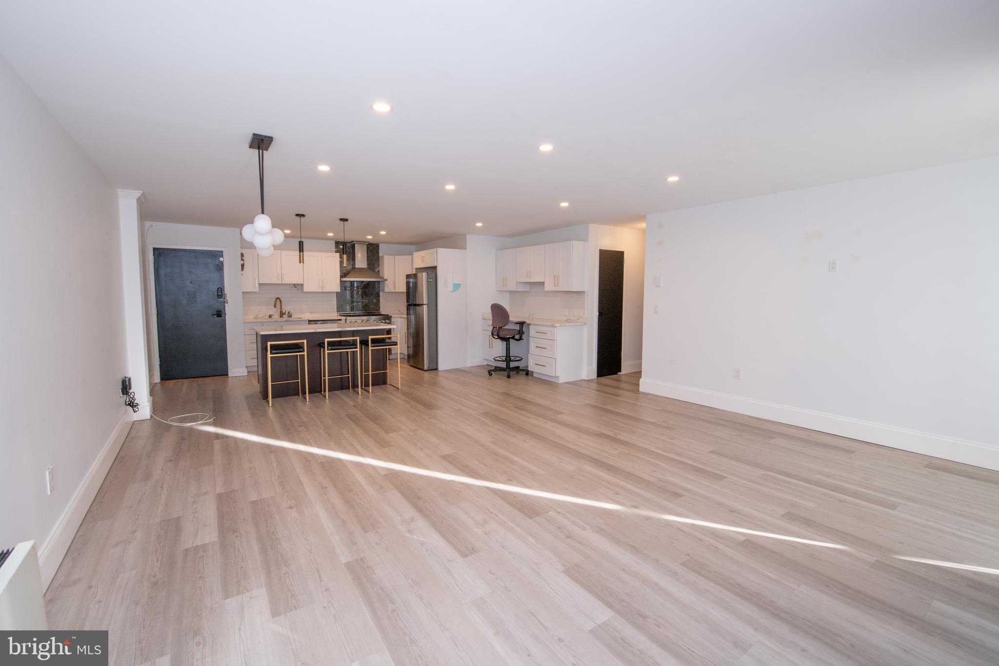 100 WEST AVENUE 206-S