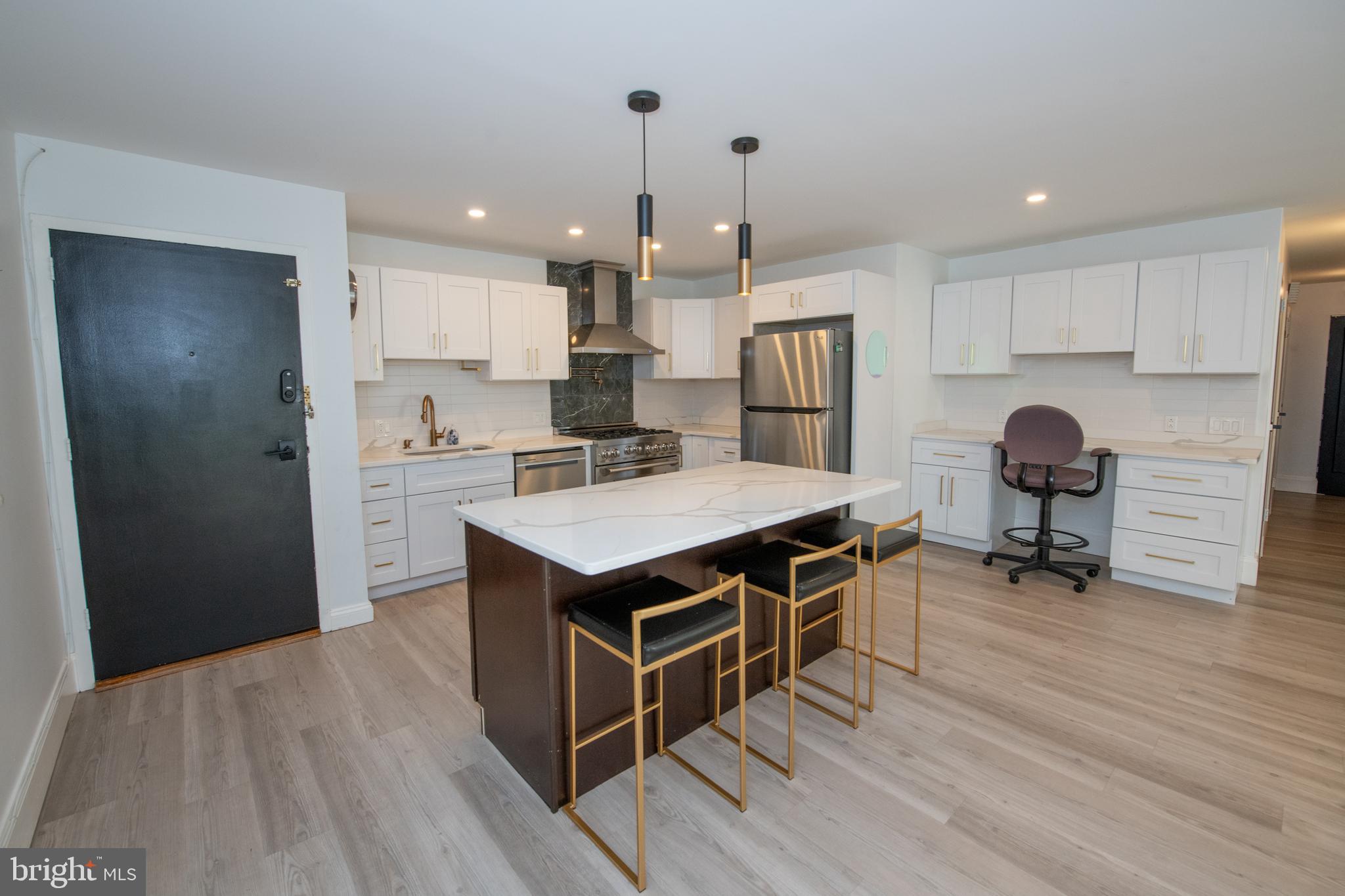 100 WEST AVENUE 206-S