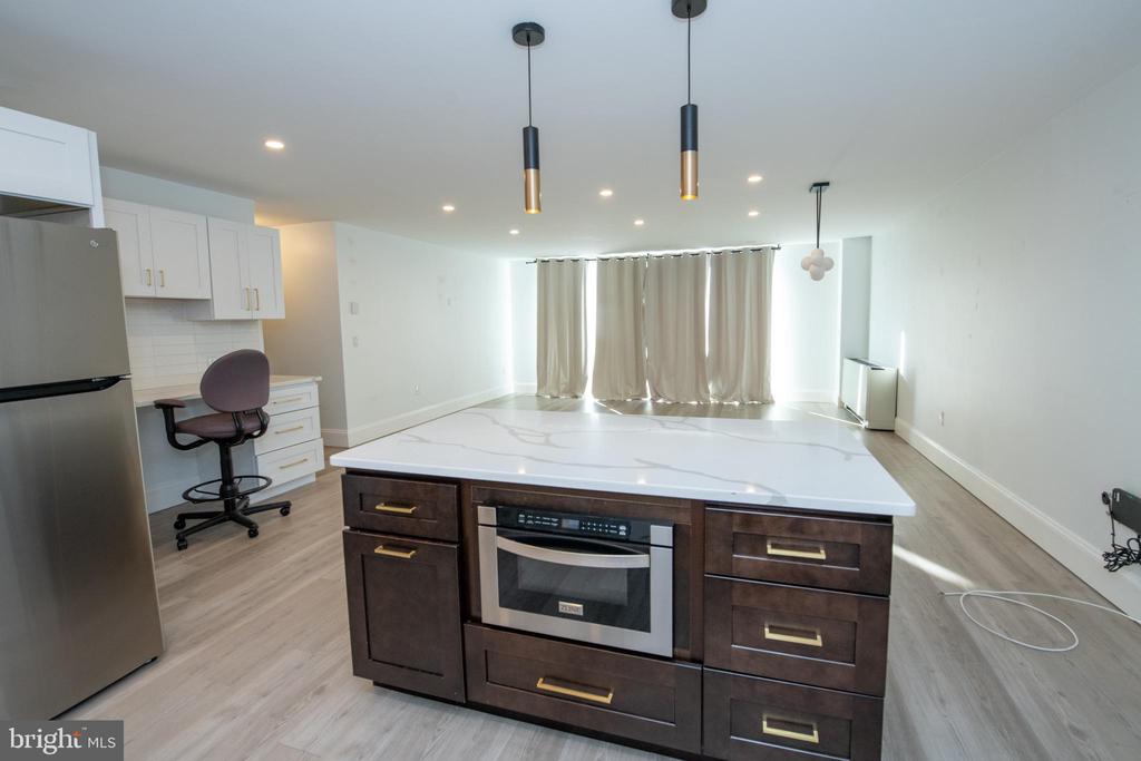 100 WEST AVENUE 206-S